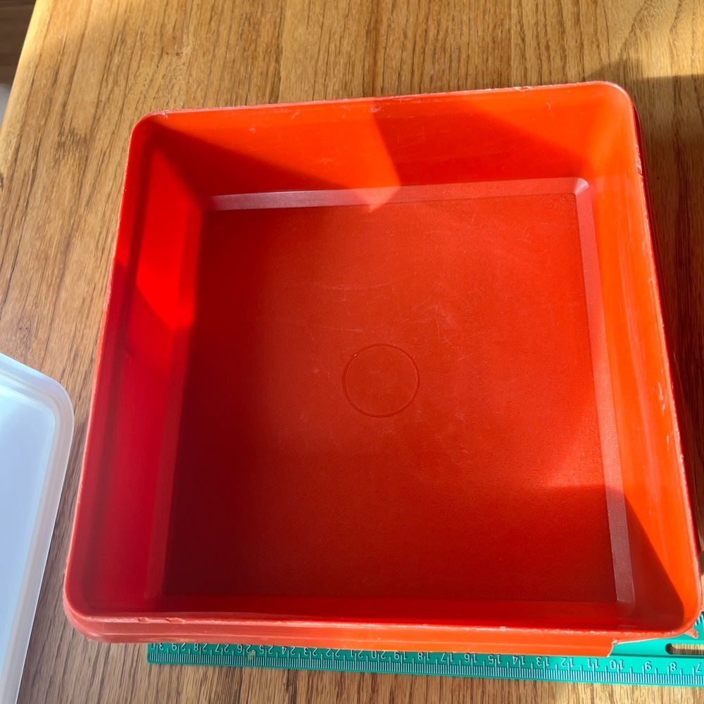 Square orange tupperware Storage Container - Picture 4 of 6
